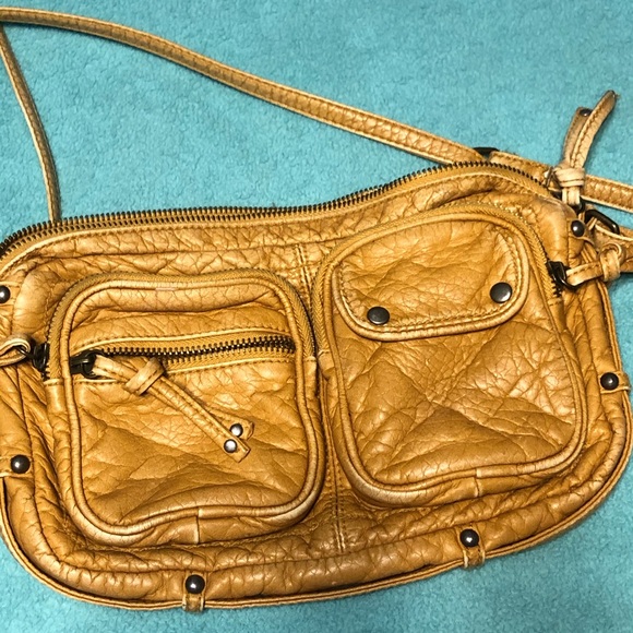 Gently used crossbody mustard yellow purse - Picture 4 of 7